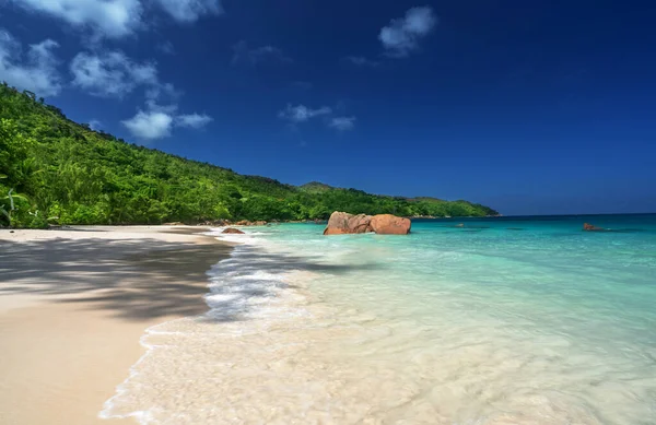 Пляж Anse Lab Острове Ислин Сейшельские Острова — стоковое фото