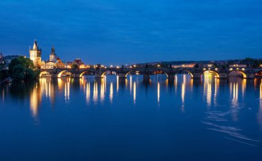 Günbatımında Charles Köprüsü, Prag, Çek Cumhuriyeti