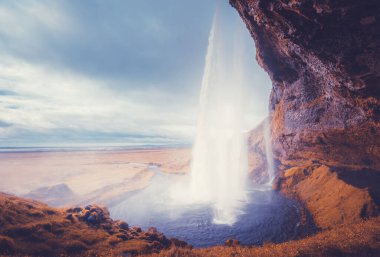Sonbahar döneminde Seljalandfoss Şelalesi, İzlanda
