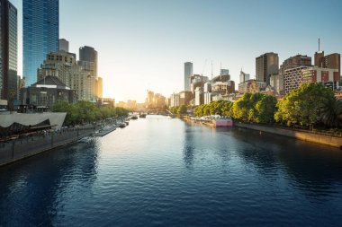 Günbatımı, Yarra Nehri, Melbourne, Victoria, Avustralya