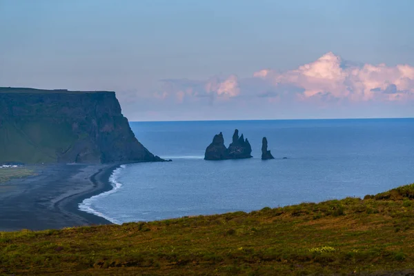 Тролль Пальчики Черном Пляже Reynisfjara Недалеко Деревни Вик Исландия — стоковое фото