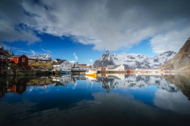  Hamnoy balıkçı köyü, bahar zamanı, Lofoten adaları, Norveç