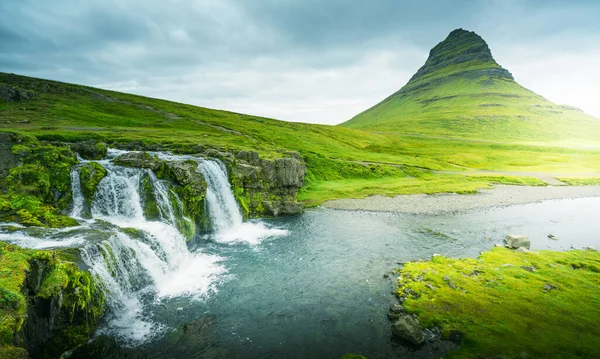 Kirkjufellsfoss Vodopád Kirkjufell Hora — Stock fotografie