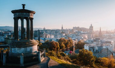Edinburgh şehri Calton Hill 'den ufuk çizgisi, Birleşik Krallık