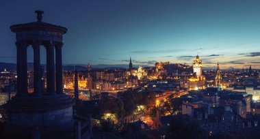 Edinburgh şehri Calton Hill 'den ufuk çizgisi, Birleşik Krallık