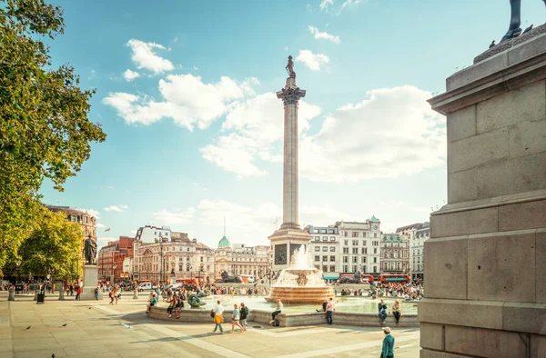 London Trafalgar Square Zonnige Dag — Stockfoto
