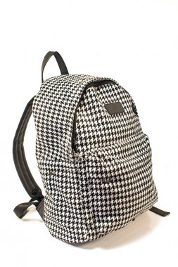 Beyaz izole pepito desenli sırt çantası