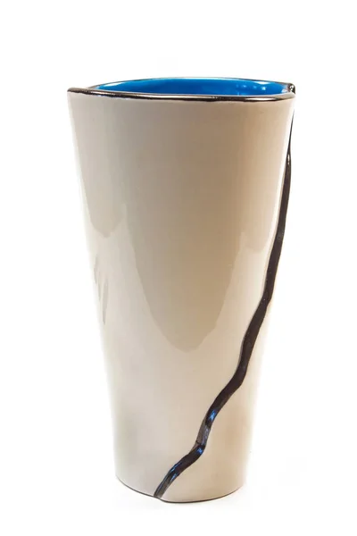 Beyaz arkaplanda izole edilmiş seramik vazo — Stok fotoğraf