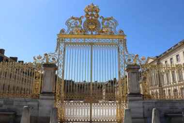 Versay Sarayı 'nın Cour d' Honneur Kapıları