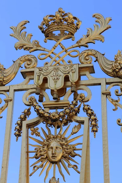 Versay Sarayı Nın Cour Honneur Kapıları — Stok fotoğraf
