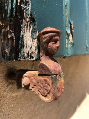 Fransa 'nın Ars-en-Re kentindeki eski panjurların detayları.