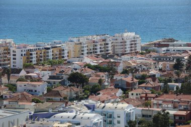 Portekiz 'in Costa da Caparica kentinin manzarası