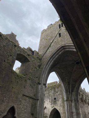 İrlanda 'daki Cashel Kayası