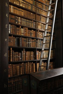 İrlanda, Dublin 'deki Trinity Koleji' nin Eski Kütüphanesi