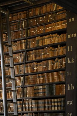 İrlanda, Dublin 'deki Trinity Koleji' nin Eski Kütüphanesi