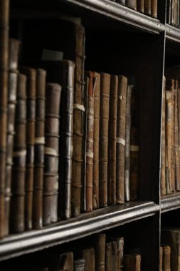 İrlanda, Dublin 'deki Trinity Koleji' nin Eski Kütüphanesi