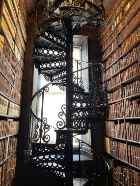 İrlanda, Dublin 'deki Trinity Koleji' nin Eski Kütüphanesi