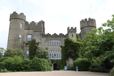 Malahide Şatosu İrlanda 'da asırlık tarih ve mirası sergiliyor