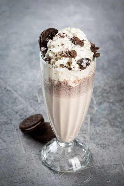 Milkshake Chocolate Com Biscoitos Chocolate Imagem Close — Fotografia de Stock