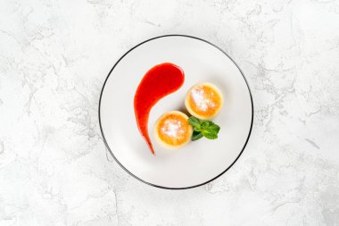 Şerbetli ve naneli süzme peynirli krep.