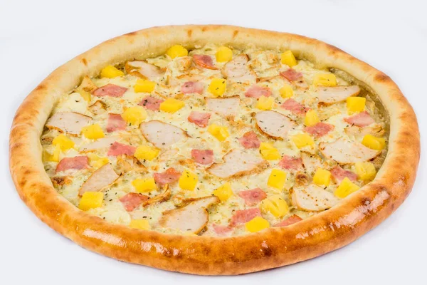 Hawaiian Pizza Skjuten Vit Tallrik Närbild Filén — Stockfoto