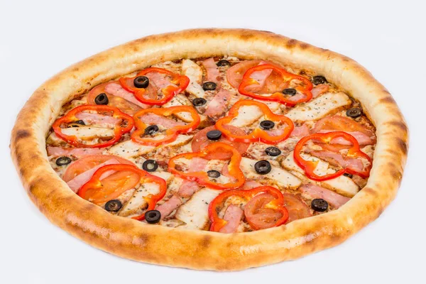 Gotowy Okrągły Pizza Pieprzem Strzał Białym Talerzu Zbliżenie — Zdjęcie stockowe