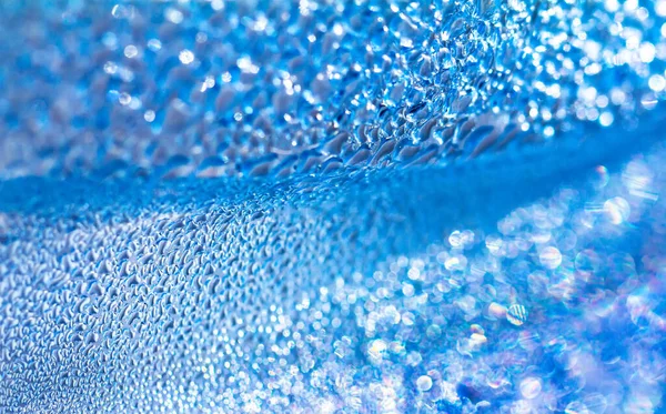 Água Azul Cai Sobre Vidro Fundo Abstrato Grandes Pequenas Gotas — Fotografia de Stock