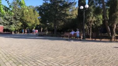 YEVPATORIYA, CRIMEA - 8 Ağustos 2020: Parkın Çeşmesi