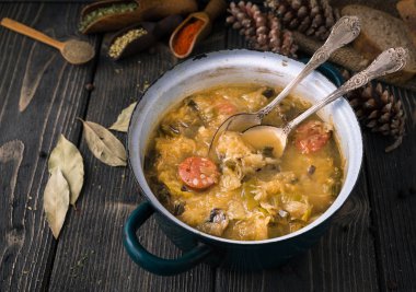 Slovak Ulusal Noel lahana çorbası üzerinde doğal mantar ile