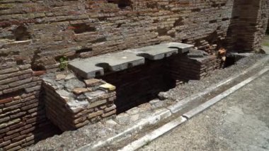 Erken İtalyan tarihinin mirası şimdi hedef turistler için seyahat. Ostia eski şehir, Roma, İtalya.