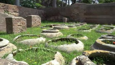 Erken İtalyan tarihinin mirası şimdi hedef turistler için seyahat. Ostia eski şehir, Roma, İtalya.