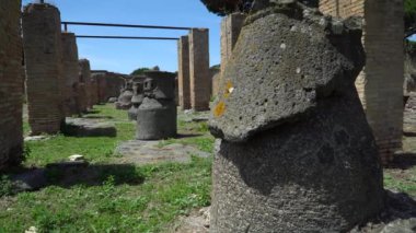 Erken İtalyan tarihinin mirası şimdi hedef turistler için seyahat. Ostia eski şehir, Roma, İtalya.