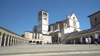 Temmuz 2018, İtalya: İnsanlar Assisi eski şehir, Umbria, İtalya