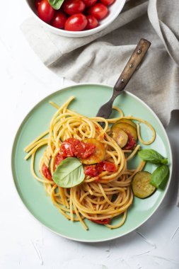 domates, otlar ve kabak, İtalyan mutfağının lezzetli makarna 