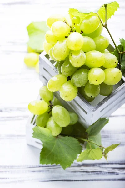 White Grapes White Wooden Table Selective Focus — Stock Photo, Image