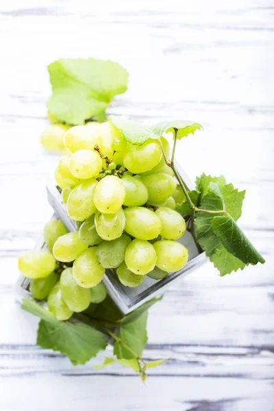 White Grapes White Wooden Table Selective Focus — Stock Photo, Image