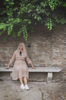 Roma, Italt sokaklarda yürüyen inanılmaz turist womam