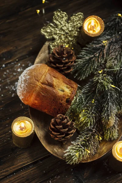 Traditioneller Italienischer Panettone Mit Weihnachtsdekoration Selektiver Fokus — Stockfoto