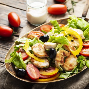 sağlıklı taze salata