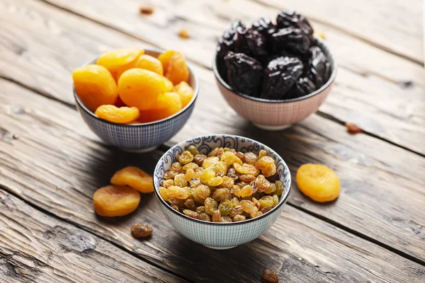 Begreppet hälsosam måltid med torkad frukt — Stockfoto