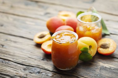 ev yapımı kayısı reçeli