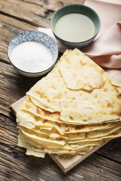 Geleneksel sardunya ekmeği Guttiau