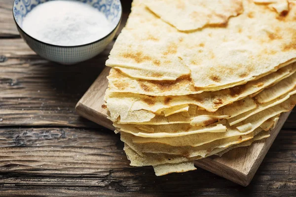 Geleneksel sardunya ekmeği Guttiau