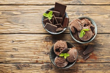 çikolatalı dondurma.