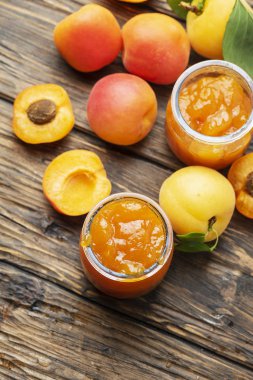 ev yapımı kayısı reçeli