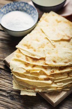 Geleneksel sardunya ekmeği Guttiau