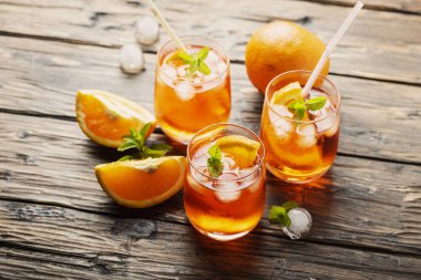 Aperol Spritz portakal ile