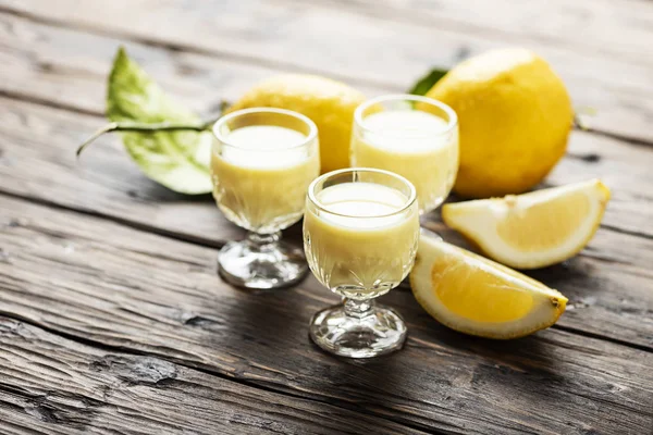 Традиционная итальянская лигура с лимоном — стоковое фото