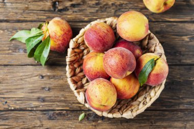 taze tatlı şeftali