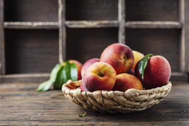 taze tatlı şeftali